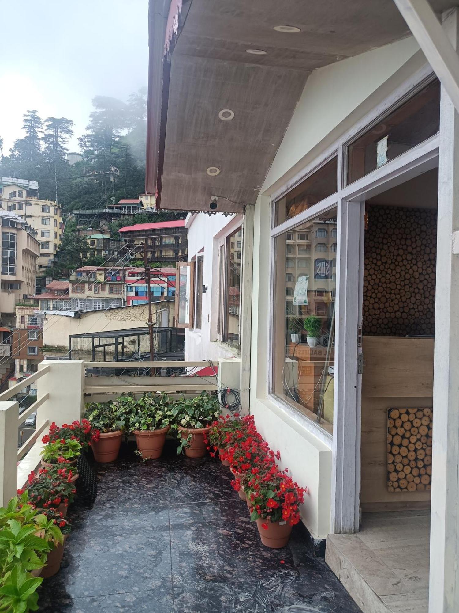 Zoz Sm9 Hotel Shimla Exterior photo